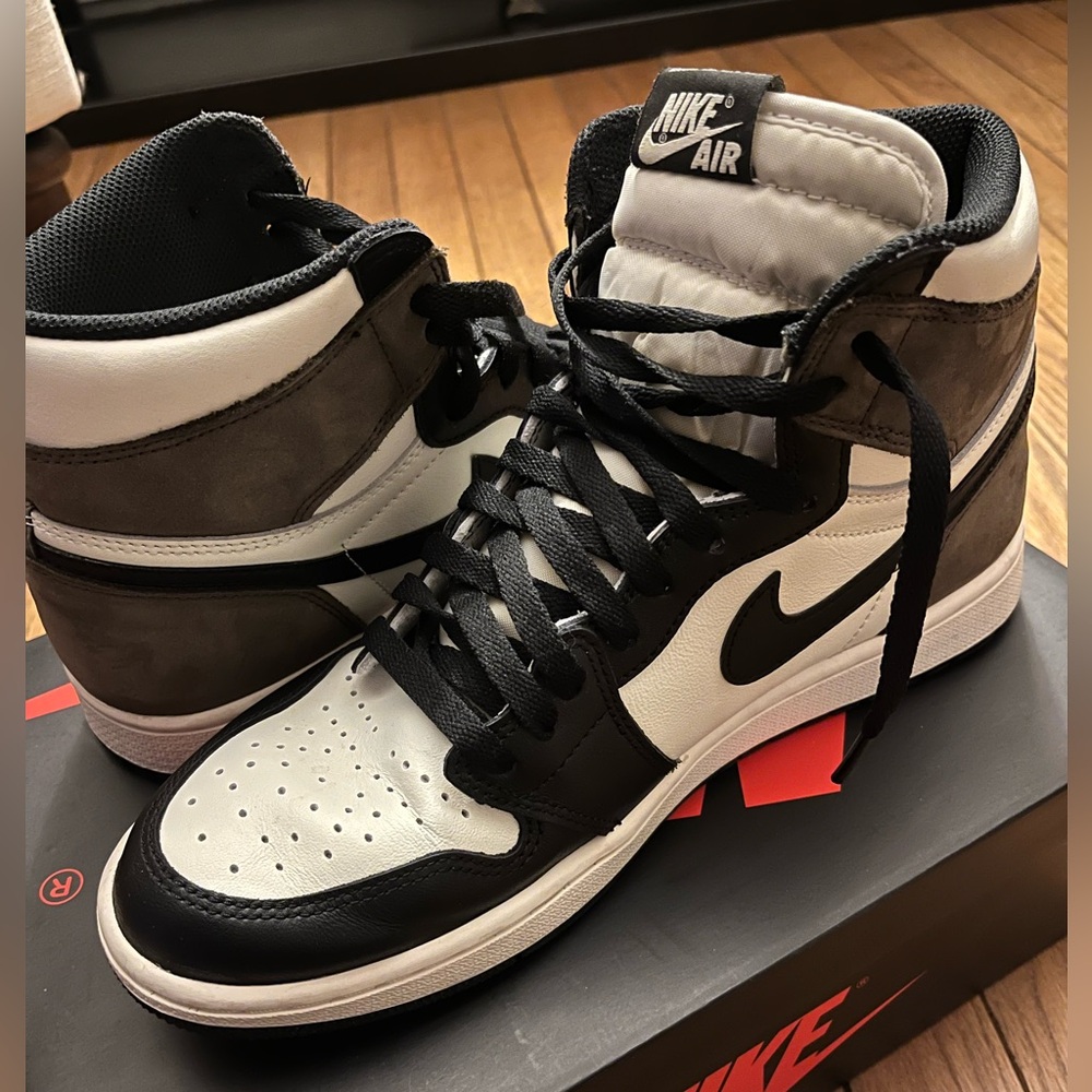 Air Jordan 1 Retro High OG ‘Dark Mocha’ (2020)